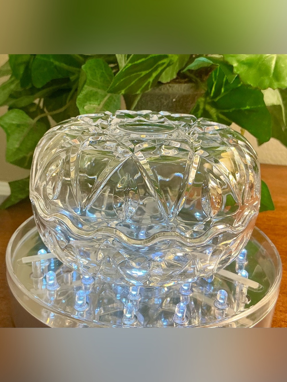 Vintage Royal Crystal Rock RCR 24% Lead Crystal “Italy” Interlocking 2 Dishes